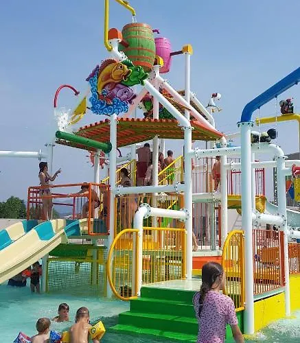 Happy Camp Mobile Homes In Cisano San Vito 4*