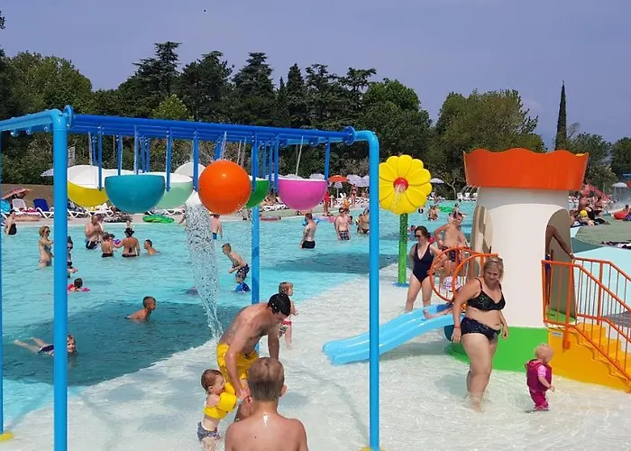 Campeggio Happy Camp Mobile Homes In Cisano San Vito Bardolino