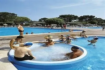 Happy Camp Mobile Homes In Cisano San Vito 4* 巴多利诺