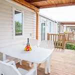 Happy Camp Mobile Homes In Cisano San Vito Campeggio Bardolino