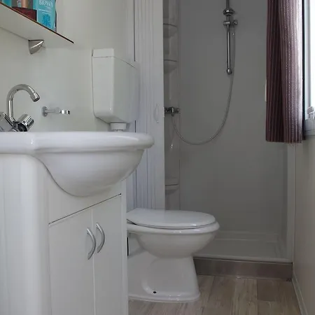 Happy Camp Mobile Homes In Cisano San Vito 4* باردولينو