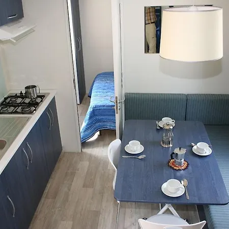 مكان تخييم Happy Camp Mobile Homes In Cisano San Vito 4*
