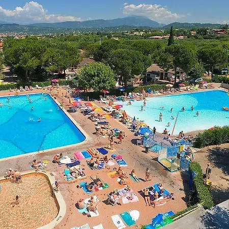 Happy Camp Mobile Homes In Cisano San Vito 4* Bardolino