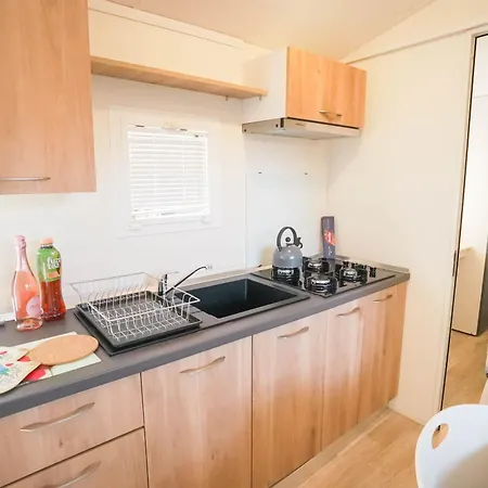 אתר קמפינג Happy Camp Mobile Homes In Cisano San Vito 4*