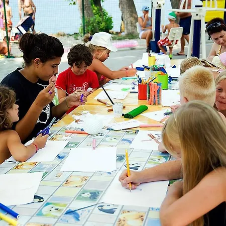 Happy Camp Mobile Homes In Cisano San Vito 4* Bardolino