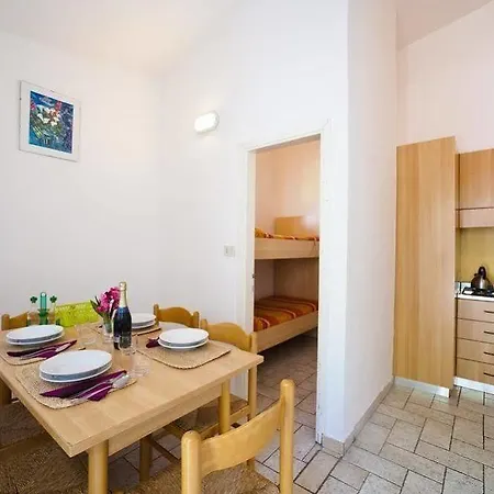 Camping Happy Camp Mobile Homes In Cisano San Vito