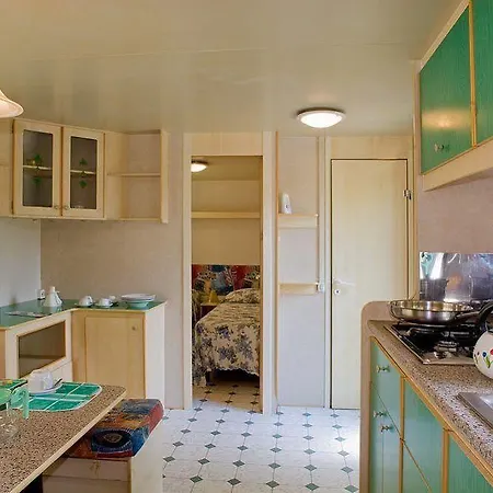 مكان تخييم Happy Camp Mobile Homes In Cisano San Vito 4*