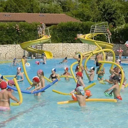 Happy Camp Mobile Homes In Cisano San Vito 4* باردولينو