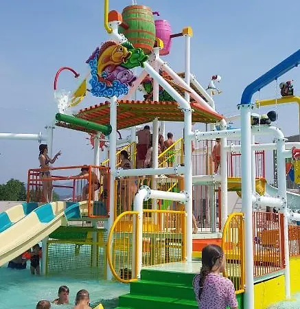 Happy Camp Mobile Homes In Cisano San Vito 4*