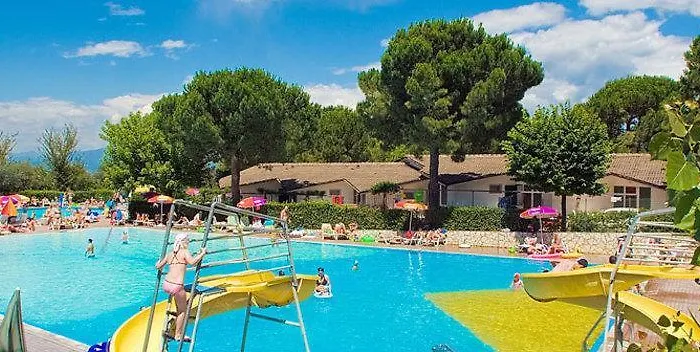 Campsite Happy Camp Mobile Homes In Cisano San Vito Bardolino