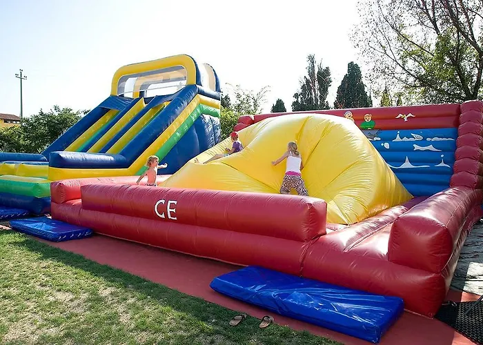 Happy Camp Mobile Homes In Cisano San Vito Campsite 4*