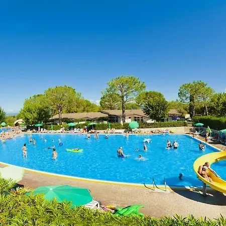 Campsite Happy Camp Mobile Homes In Cisano San Vito Bardolino