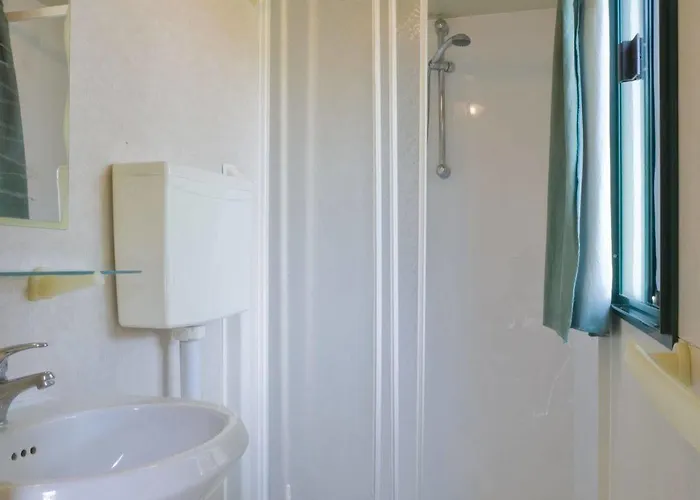 Happy Camp Mobile Homes In Cisano San Vito Кемпинг